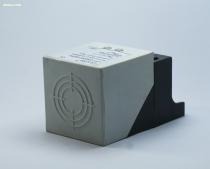 35mm檢測(cè)距離方形接近開(kāi)關(guān)Q4035 替代P+F NRN35-L3-A2-V1的優(yōu)質(zhì)選擇